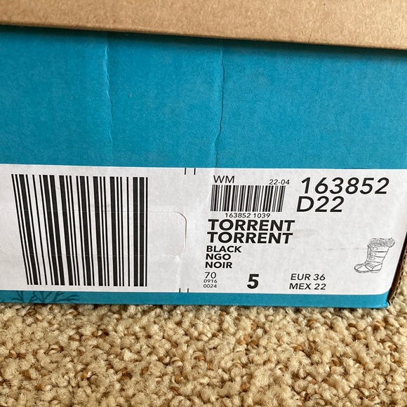 Women’s black snow boots size 5 - Picture 6 of 6